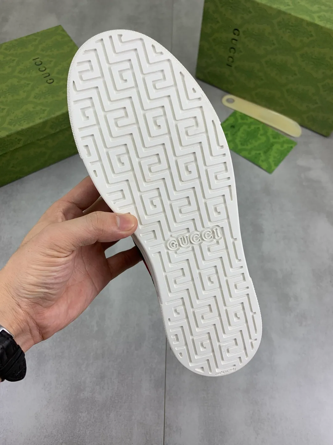 Men's shoes 💰P460 💰[New style]🆘 The latest model from Gucci GUCCI official website 🎁Classic casual fashion high-top men's shoes 👟Hot style 💥The version is simple and elegant, exclusive for trendy men. Unique official website latest brand elements 👑Gucci original decoration, fashionable and generous, original soft calfskin fabric➕Comfortable soft first-layer pigskin lining ✅The official website specifies the wear-resistant casual outsole, the classic model is taken in kind🎬Color: 4️⃣colors available😍Number: 38-44